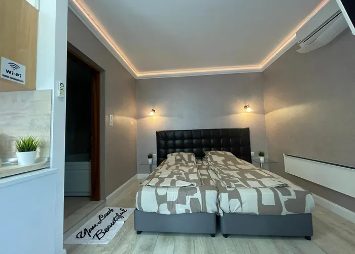 Newly Furnished Avi Jacuzzi Studio For A Family With Kids